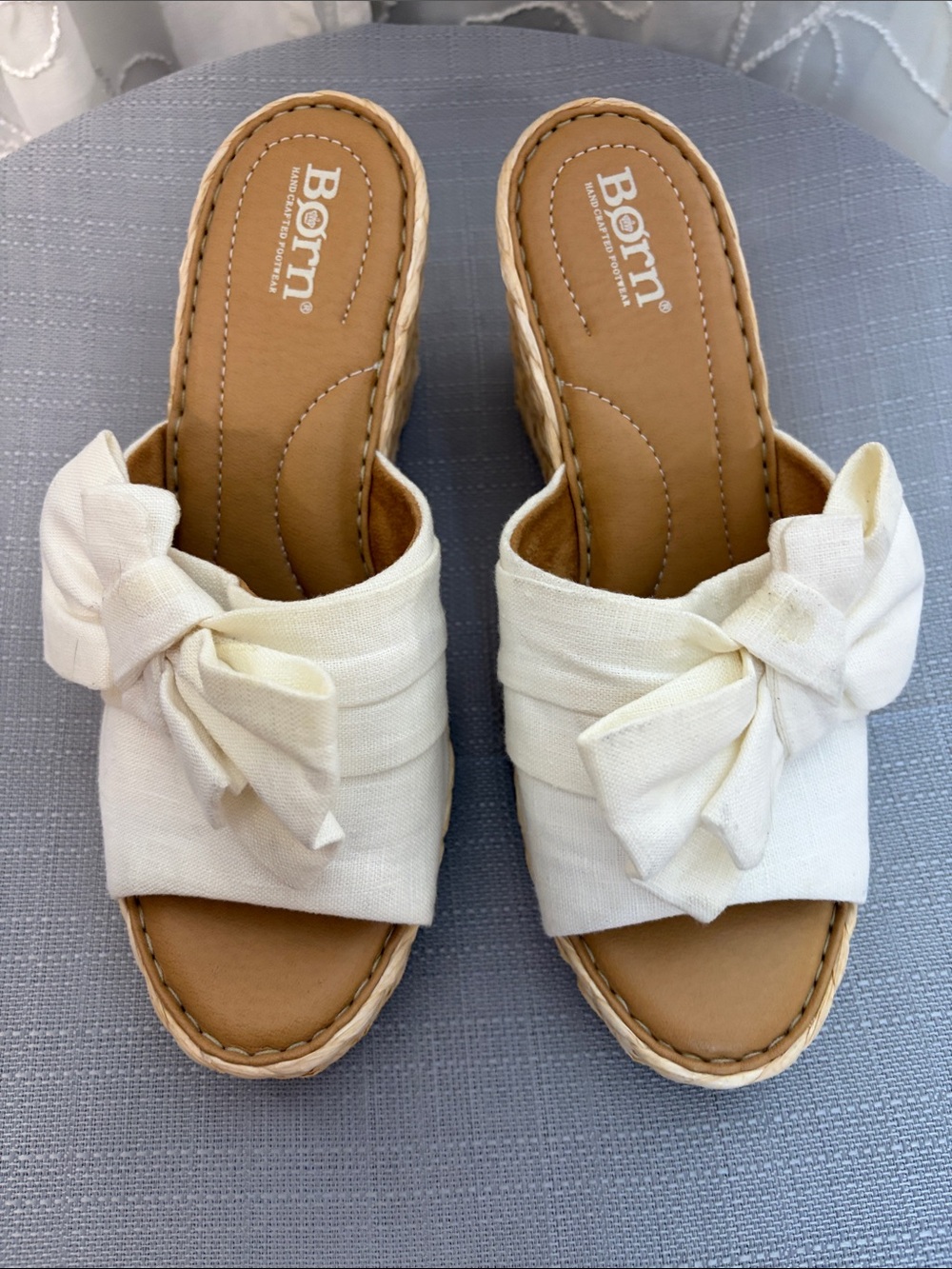 Born Cream Bow Slide Mules 8  3.75” wedge